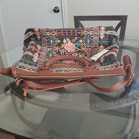 Johnny Was
CHANDRA OVERNIGHT TOTE - Picture 4 of 8